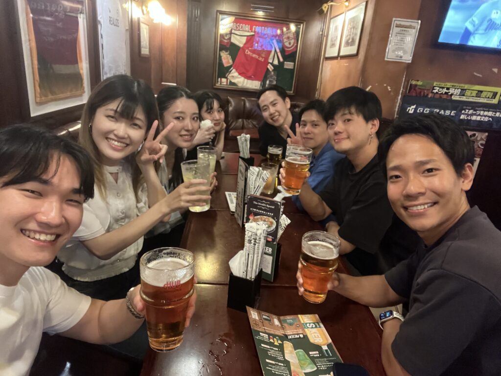 employee drinking afterwork in japanese nomikai culture
